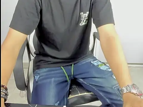 Snapshot of badboy_master chatting on 02.19.26 badboy master online show from 02.19.26