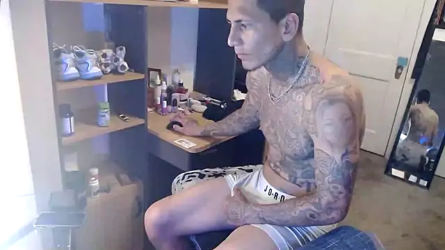 Snapshot of freaknine69 chatting on 03.26.26 freaknine69 online show from 03.26.26