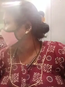 Snapshot of tamilkaviya431 chatting on 06.14.26 tamilkaviya431 online show from 06.14.26