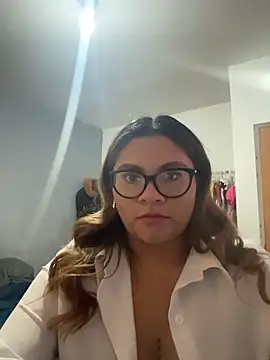 Snapshot of ludmila_x chatting on 03.11.26 ludmila x online show from 03.11.26