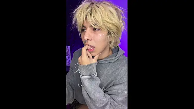 Snapshot of prince_oliverr chatting on 04.03.26 prince oliverr online show from 04.03.26