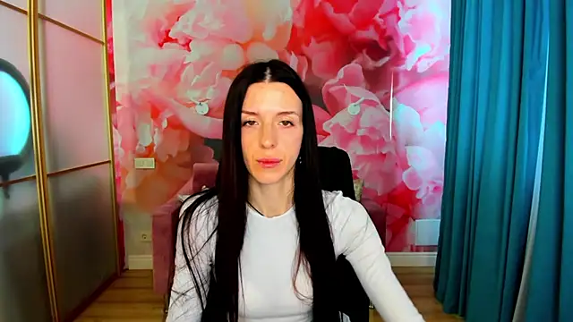 NoirDiva online show from 04.27.26