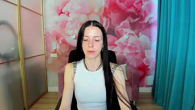 NoirDiva online show from 05.19.26