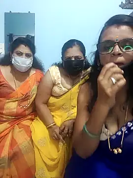 Snapshot of Kannadasexywifes chatting on 04.14.26 Kannadasexywifes online show from 04.14.26