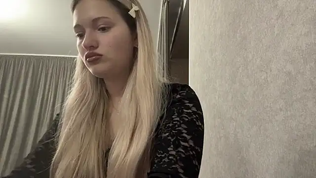 Linaceleste online show from 03.04.26