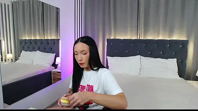 Snapshot of VikkyVonn chatting on 07.29.26 VikkyVonn online show from 07.29.26