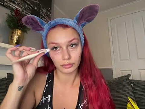 FoxyValentine online show from 06.17.26