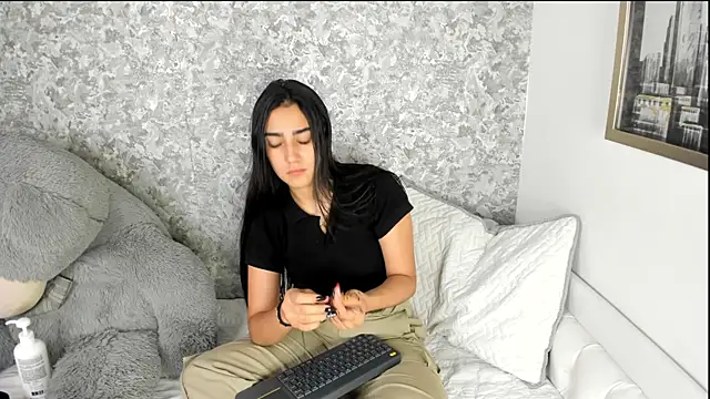 Anika H online show from 05.02.26