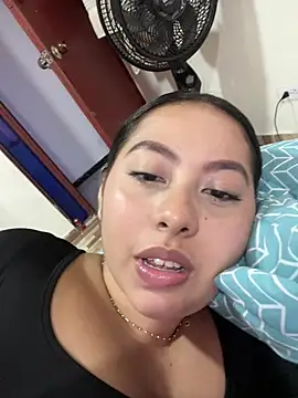 Snapshot of Emiily_joee_ chatting on 06.24.26 Emiily joee online show from 06.24.26