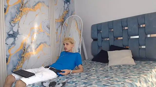 YOUNG BOYS HELL online show from 06.18.26