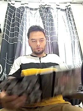 Snapshot of angel_leon01 chatting on 02.19.26 angel leon01 online show from 02.19.26