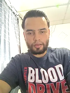 Snapshot of angel_leon01 chatting on 03.18.26 angel leon01 online show from 03.18.26