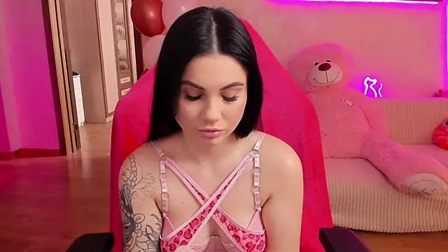 Snapshot of EmmaCutem chatting on 03.06.26 EmmaCutem online show from 03.06.26