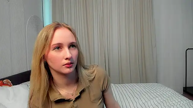 TraceeRebollar online show from 03.03.26