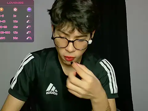 Snapshot of leotnk chatting on 02.19.26 leotnk online show from 02.19.26