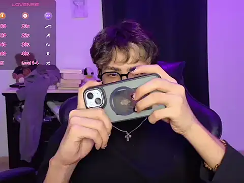 Snapshot of leotnk chatting on 03.05.26 leotnk online show from 03.05.26