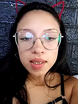 Snapshot of Moondefuego chatting on 03.21.26 Moondefuego online show from 03.21.26