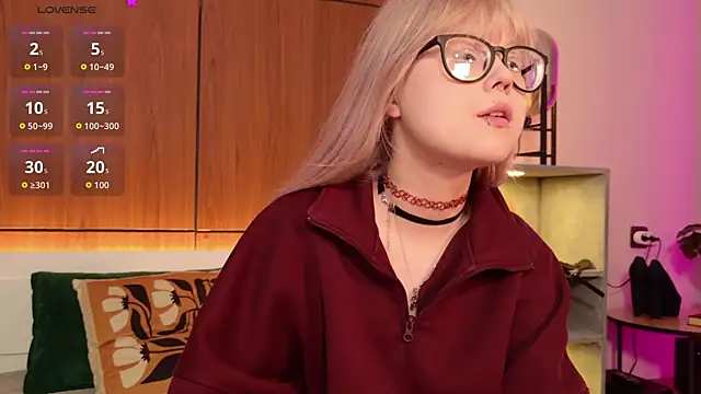 MoliQin online show from 04.24.26