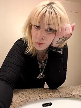 Snapshot of RainbowClouds chatting on 04.10.26 RainbowClouds online show from 04.10.26