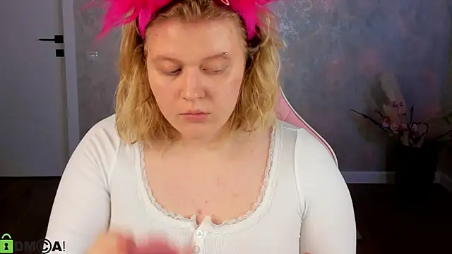 luna c0ra online show from 04.24.26