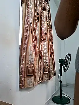 Snapshot of Queen_Saara chatting on 03.23.26 Queen Saara online show from 03.23.26
