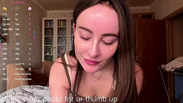 ToriHellberg online show from 03.13.26