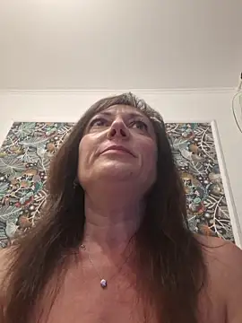 SaraGina online show from 04.28.26