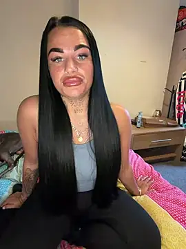 Snapshot of Darkfantisyx chatting on 02.19.26 Darkfantisyx online show from 02.19.26