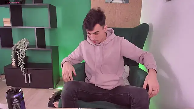 Snapshot of Slendy_Knox chatting on 02.28.26 Slendy Knox online show from 02.28.26