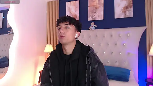 Aiden Rivers  online show from 04.21.26