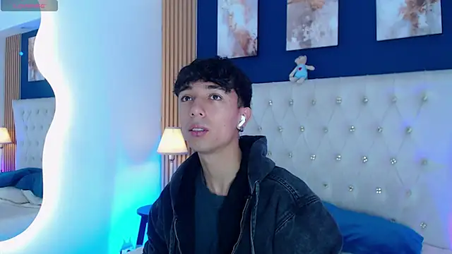 Aiden Rivers  online show from 04.22.26