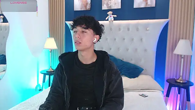 Aiden Rivers  online show from 06.17.26