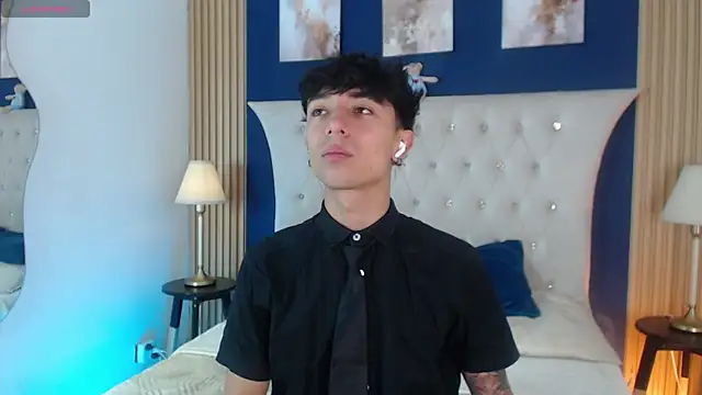 Aiden Rivers  online show from 06.18.26