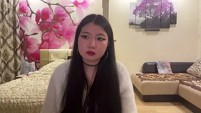 MaeRaads online show from 04.24.26