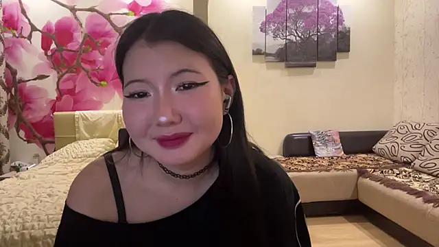 MaeRaads online show from 04.25.26
