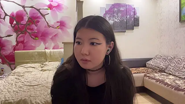 MaeRaads online show from 05.20.26