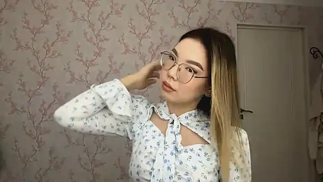 Elina Mottel online show from 03.04.26