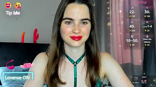 Snapshot of megann_fox2 chatting on 06.23.26 megann fox2 online show from 06.23.26