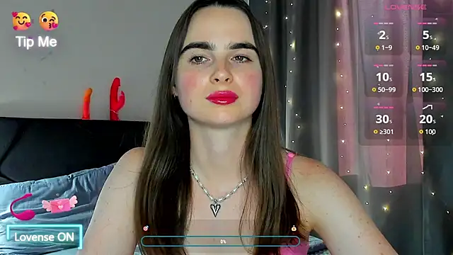 Snapshot of megann_fox2 chatting on 07.05.26 megann fox2 online show from 07.05.26