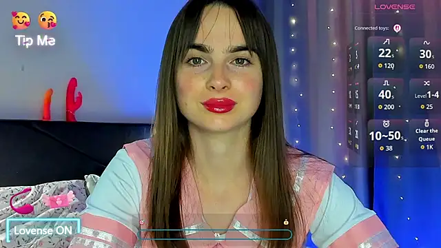 Snapshot of megann_fox2 chatting on 07.12.26 megann fox2 online show from 07.12.26