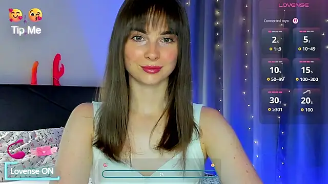 Snapshot of megann_fox2 chatting on 07.27.26 megann fox2 online show from 07.27.26