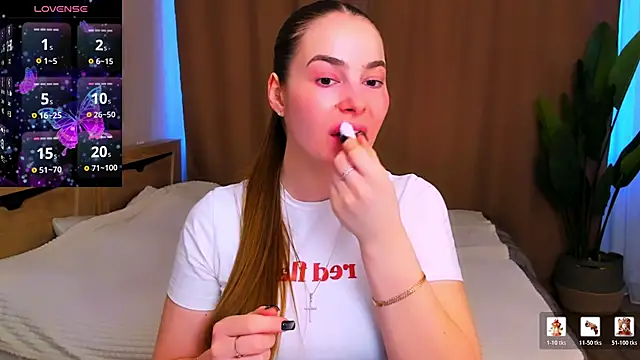 Maddy Wood  online show from 03.15.26