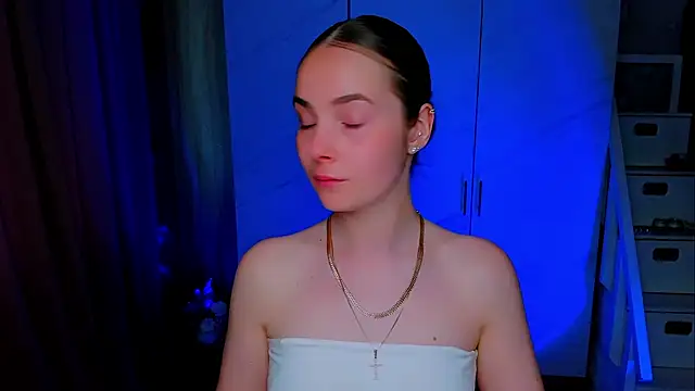 Maddy Wood  online show from 06.10.26