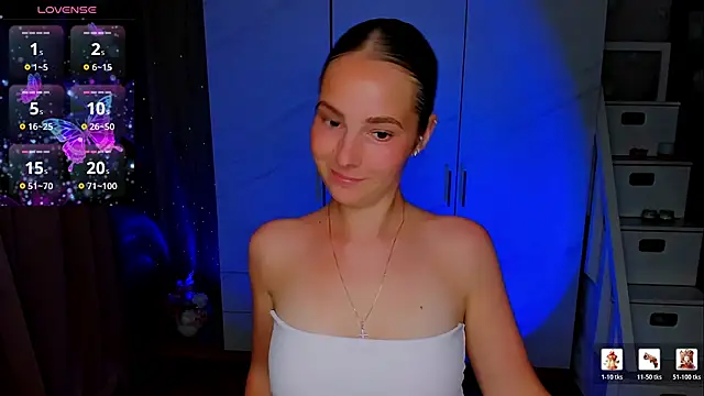 Maddy Wood  online show from 07.04.26