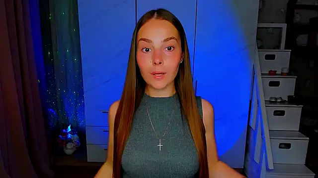 Maddy Wood  online show from 07.12.26
