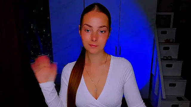 Maddy Wood  online show from 07.20.26