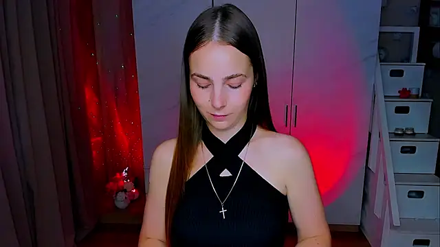 Maddy Wood  online show from 07.28.26