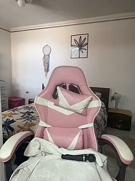 Kiarhatrixie1 online show from 02.27.26