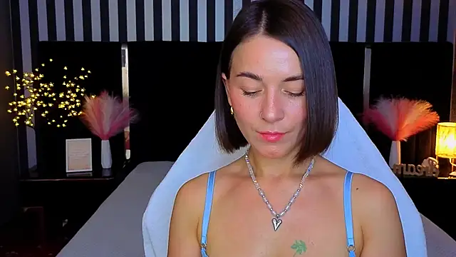 Snapshot of GracefulMichelle chatting on 06.26.26 GracefulMichelle online show from 06.26.26