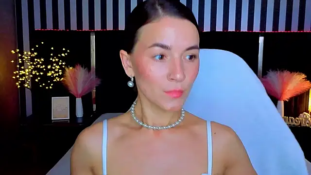 Snapshot of GracefulMichelle chatting on 06.27.26 GracefulMichelle online show from 06.27.26